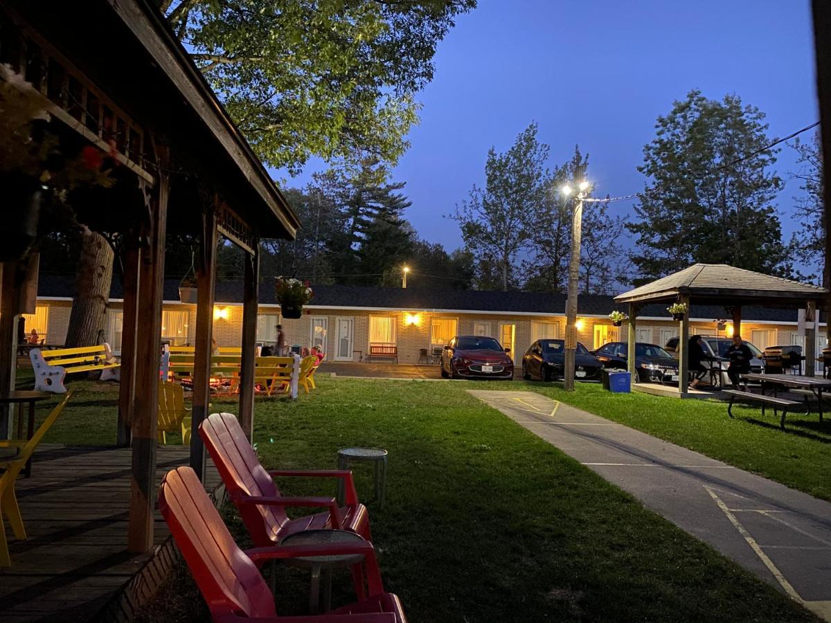 Wasaga Beach Inn And Cottages Exterior photo