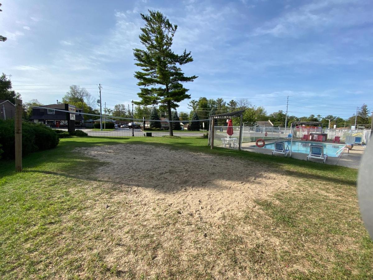 Wasaga Beach Inn And Cottages Exterior photo